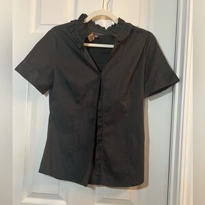 👗Banana Republic black Ruffle Collar Button Down stretch Shirt size small